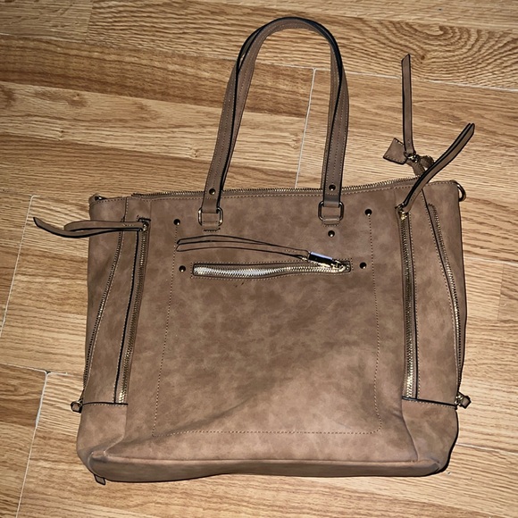 Purse never used in great condition - Picture 1 of 5